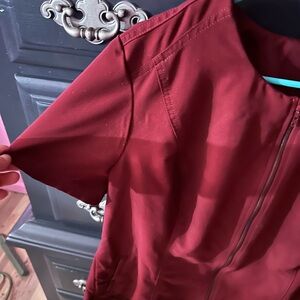 Jaanuu Wine / Burgundy Zip Top Scrub 1X